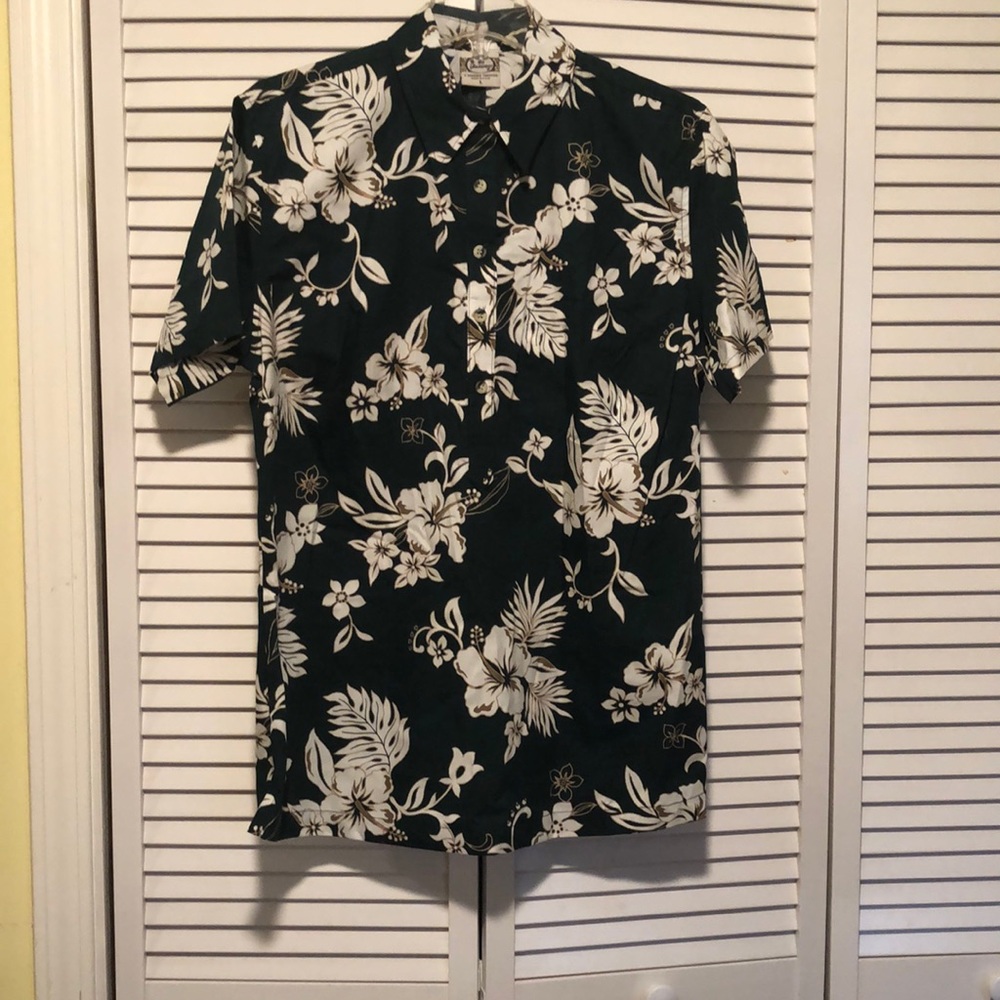 Go barefoot men’s Hawaiian shirt